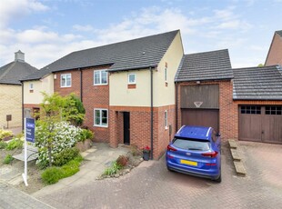 4 bedroom semi-detached house for sale in Hawthorn Avenue, Pool In Wharfedale, Otley, LS21