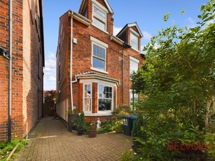 4 bedroom semi-detached house for sale in Holme Road, West Bridgford, NG2