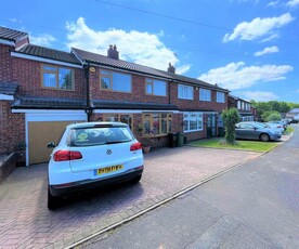 4 bedroom semi-detached house for sale in Severn Road, Oadby, Leicester, LE2