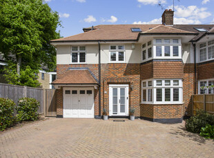 4 bedroom semi-detached house for sale in Watling Street, St. Albans, AL1