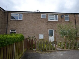 4 bedroom terraced house for rent in Falkirk Close, Bransholme, Hull, HU7