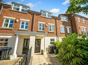 4 bedroom terraced house for sale in Hutton Gate, Harrogate, North Yorkshire, HG2
