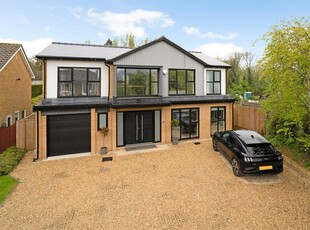 5 bedroom detached house for sale in Ashley Close, Charlton Kings, Cheltenham, GL52