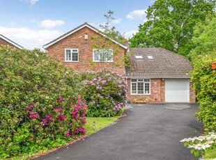 5 bedroom detached house for sale in Bedwell Close, Rownhams, Hampshire, SO16