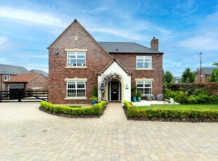 5 bedroom detached house for sale in Bridle Way, Wetherby, West Yorkshire, LS22