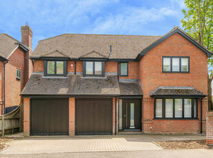 5 bedroom detached house for sale in Halls Farm Close, Winchester, Hampshire, SO22