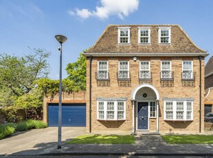 5 bedroom detached house for sale in Maywood Close, Beckenham, BR3