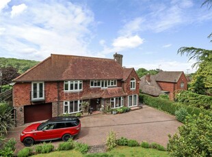 5 bedroom detached house for sale in Ratton Drive, Eastbourne, BN20