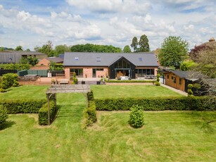 5 bedroom detached house for sale in Tewkesbury Road, Twigworth, Gloucester, Gloucestershire, GL2