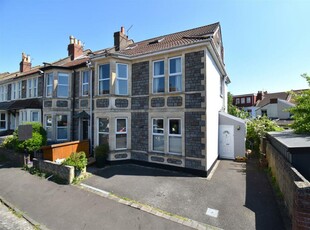 5 bedroom end of terrace house for sale in Beauchamp Road, Bishopston, BS7