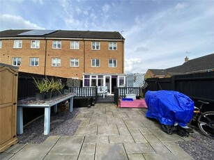 5 bedroom end of terrace house for sale in Bushy Court, Hampton Hargate, Peterborough, Cambridgeshire, PE7