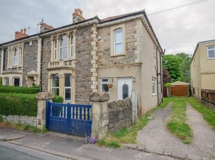 5 bedroom end of terrace house for sale in Christchurch Avenue, Downend, Bristol, BS16 5TG, BS16