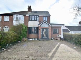 5 bedroom semi-detached house for sale in Scraptoft Lane, Leicester, LE5 2HS, LE5