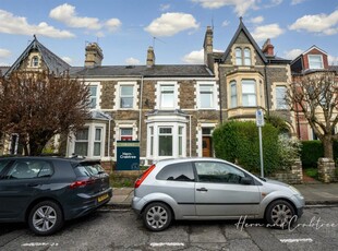 5 bedroom terraced house for sale in Kings Road, Cardiff, CF11