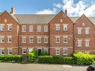5 bedroom town house for sale in Featherstone Grove, Great Park, Gosforth, NE3