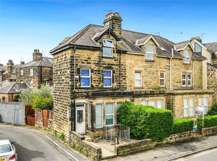 6 bedroom end of terrace house for sale in Mayfield Grove, Harrogate, HG1
