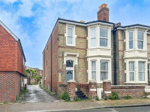6 bedroom end of terrace house for sale in St. Edwards Road, Southsea, PO5