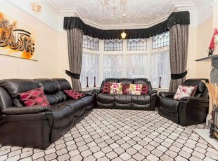 6 Bedroom Semi Detached House For Sale