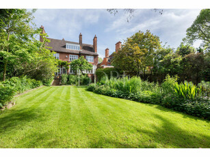 7 bedroom detached house for sale in Elsworthy Road, London, NW3