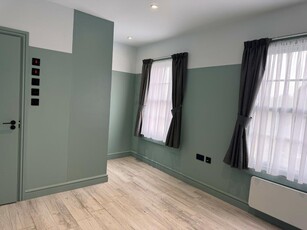 Studio flat for rent in Church Road, Central, TN1