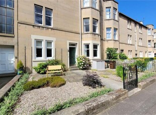 3 bed maindoor flat for sale in Comely Bank