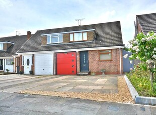 3 bedroom semi-detached house for sale Rugby, CV22 5RW