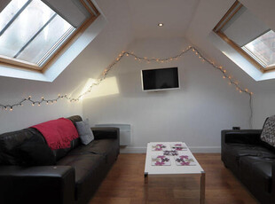 4 Bedroom Flat For Rent In Leeds, West Yorkshire