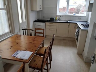 5 bedroom terraced house to rent Exeter, EX4 4BL