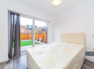 Bexhill Road, London, 1 Bedroom House
