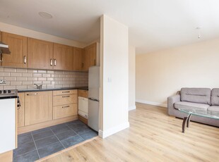 Flat in Dennis House, Bow, E3