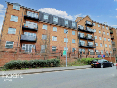 2 bedroom apartment for sale in Holly Street, Luton, LU1