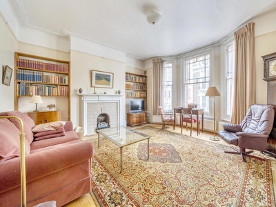 2 bedroom Flat for sale in Bury Place, Bloomsbury WC1A
