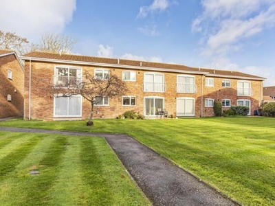2 Bedroom Flat For Sale In Waterford Place, Highcliffe