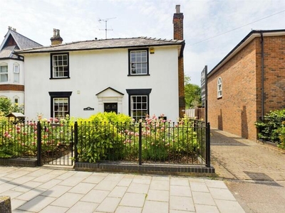 3 Bedroom Cottage For Sale In Bowling Green