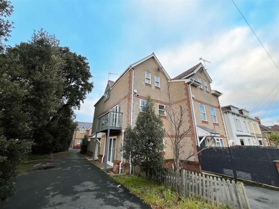 3 bedroom end of terrace house for rent in Balmoral Road, Poole, BH14