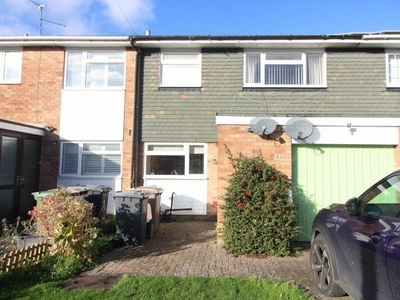 3 bedroom terraced house for sale in Dawlish Road, Luton, LU4