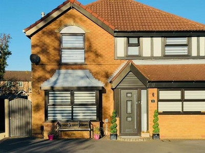 4 Bedroom Detached House For Sale In Heaton With Oxcliffe