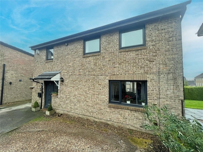 4 bedroom detached house for sale in Wendron Way, Idle, Bradford, BD10