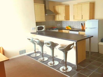 4 bedroom house share for rent in Saint Stephen's Court, CT2