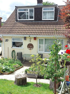 4 Bedroom Semi-detached Bungalow For Sale In Blackwood, Caerphilly (of)