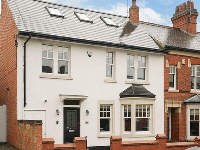 4 bedroom semi-detached house for sale in Knighton Church Road, Leicester, Leicestershire, LE2