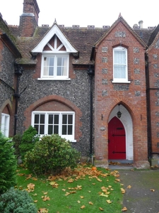 4 bedroom terraced house for rent in London Road,St. Dunstans,Canterbury,CT2