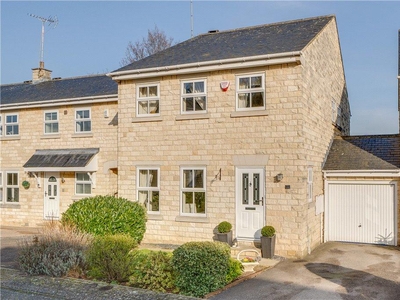 4 bedroom town house for sale in Parlington Villas, Aberford, Leeds, West Yorkshire, LS25