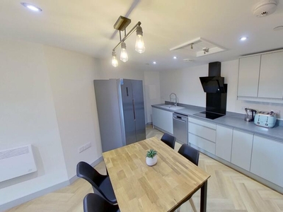 5 bedroom flat for rent in Halifax Place, City Centre, Nottingham, NG1