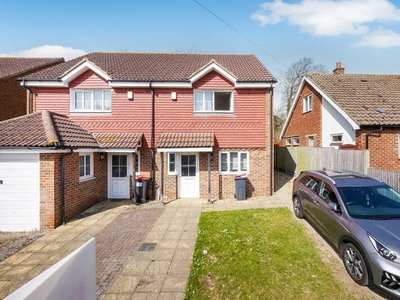 5 bedroom semi-detached house for rent in Downs Road, Canterbury (whole house), CT2