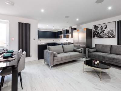 1 bedroom flat share for rent in Aberdeen House, De La Beche Street, Swansea, Wales, SA1