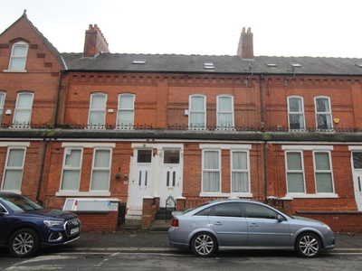 6 bedroom terraced house for sale in Shrewsbury Street, Manchester, M16