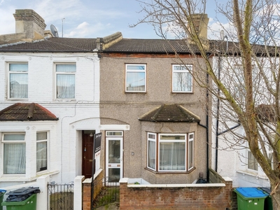 Terraced House for sale - Gunning Street, London, SE18