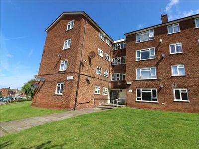 2 Bedroom Apartment For Sale In Prenton, Wirral