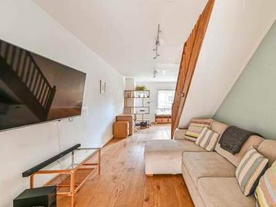 2 Bedroom House For Rent In Herne Hill, London